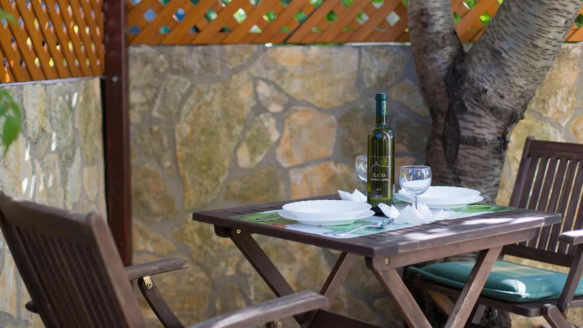 Elegant Krk Hideaway Apartment With Terrace Veglia Croaţia